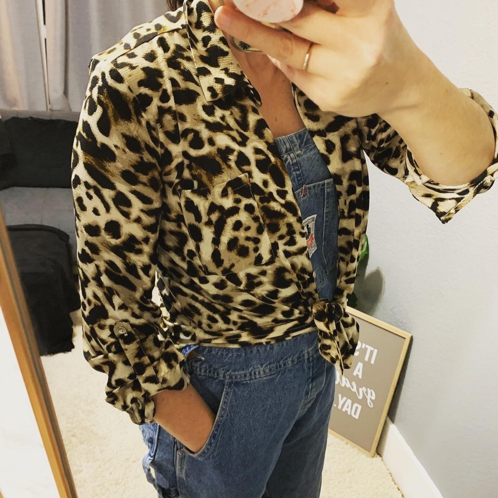 Lily White Animal Print Top ⚡️🐆 - Picture 3 of 8